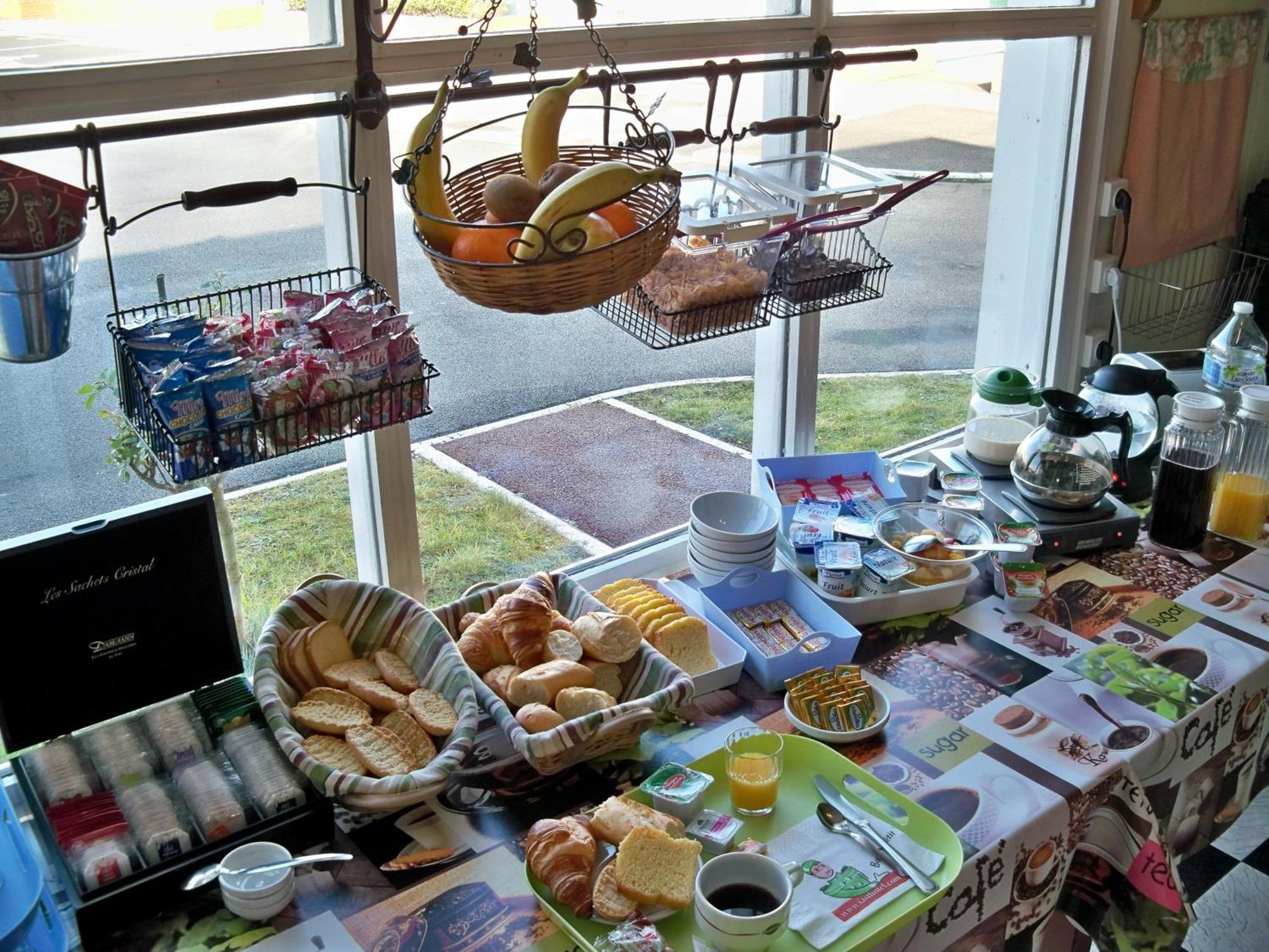 Fasthotel Lille Aeroport Lesquin Bagian luar foto